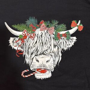 Festive Highland Cow Graphic Tee